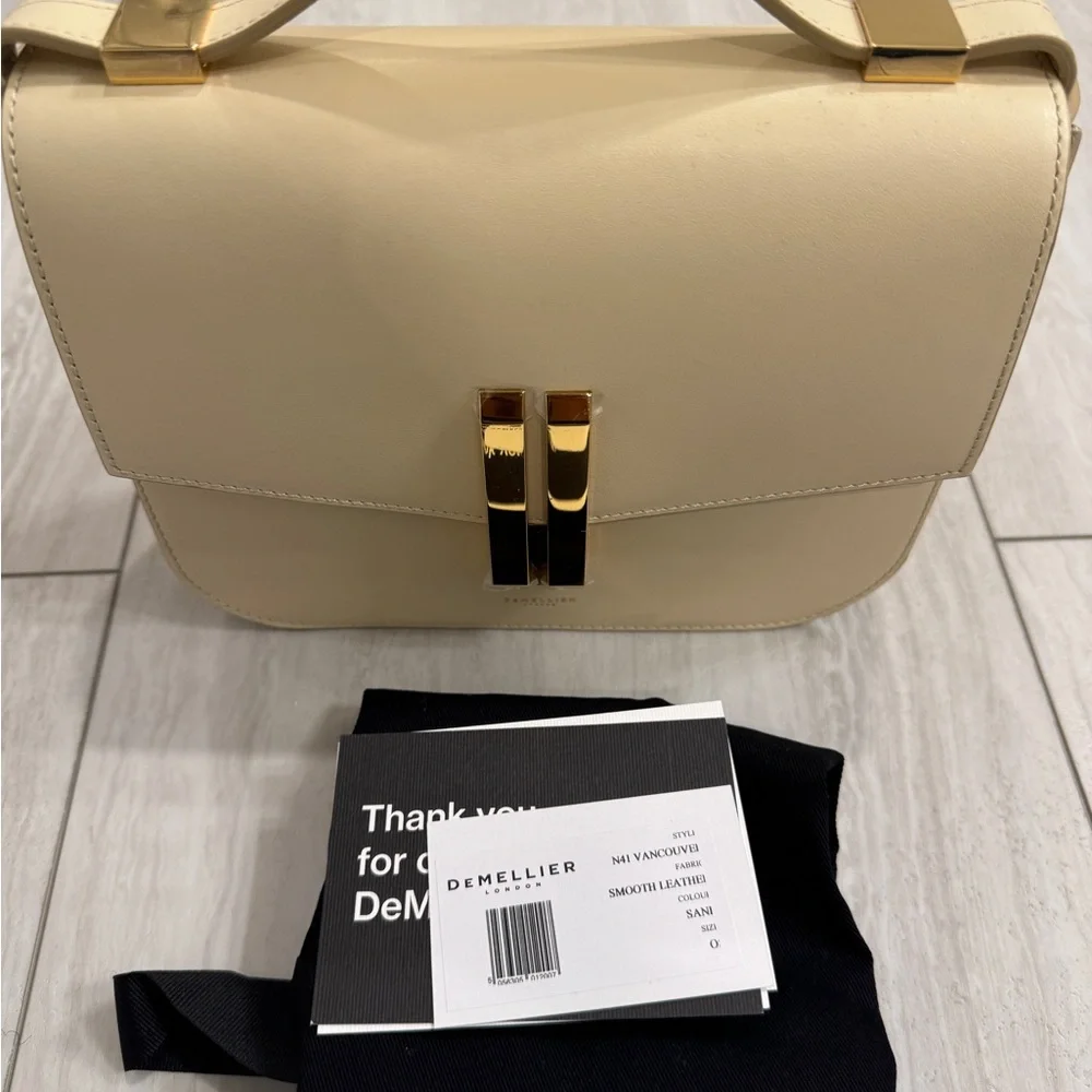 DeMellier Vancouver in Sand color - Picture 10 of 10